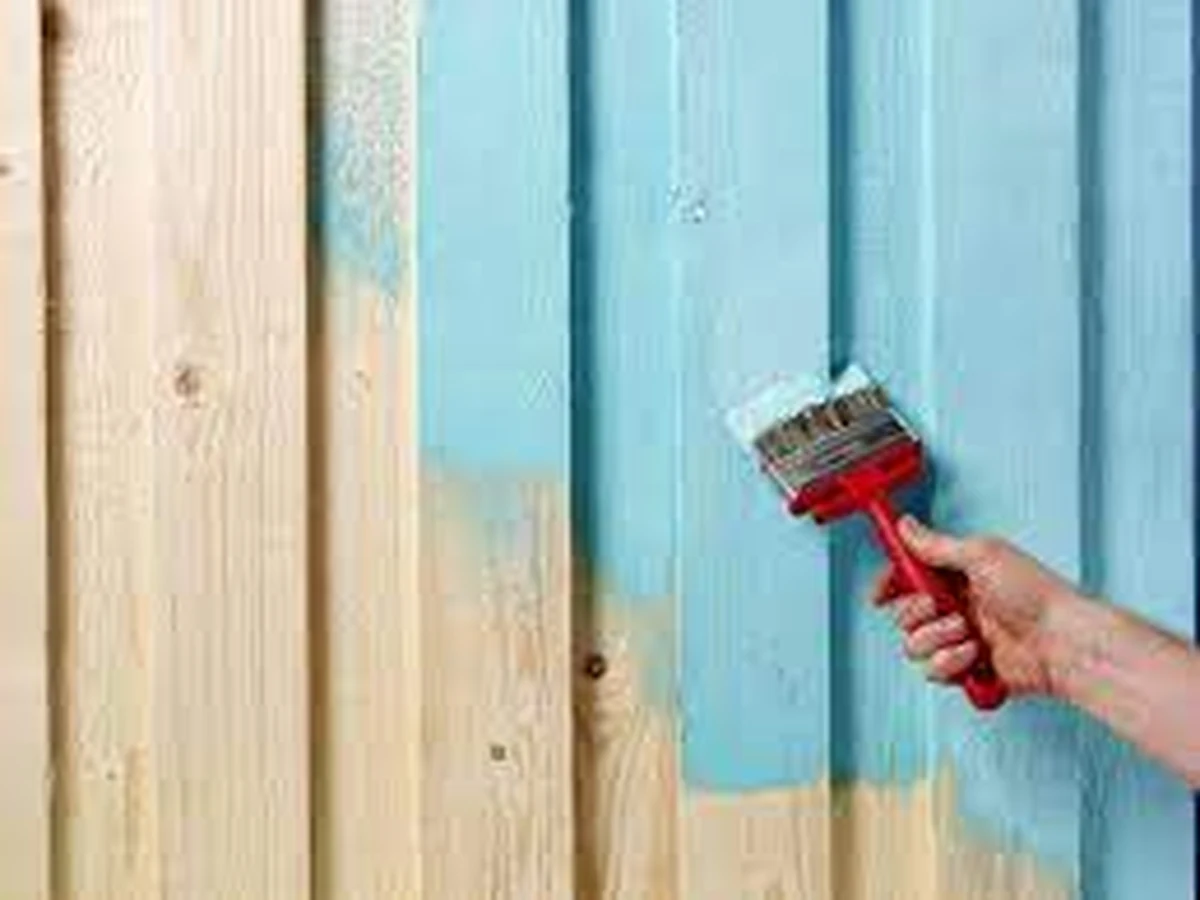 fence-painting-brush-wooden-fence-darlington-decorators Fence painting with brush on wooden fence in Darlington by Darlington Decorators